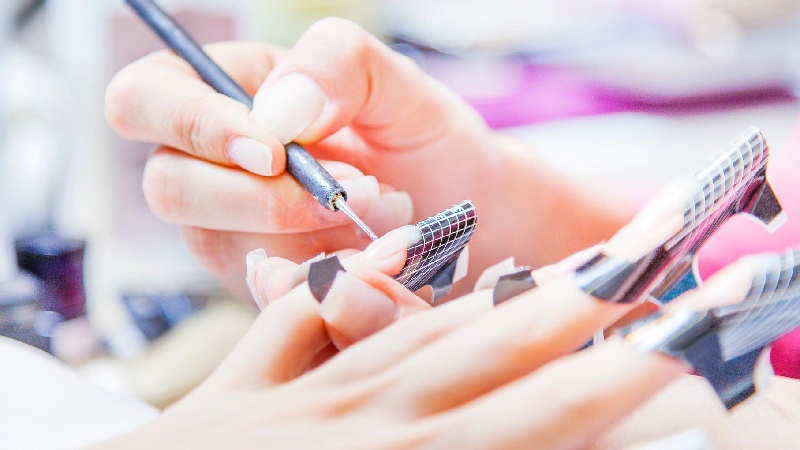 Know, How Gel Nails Are Applied?